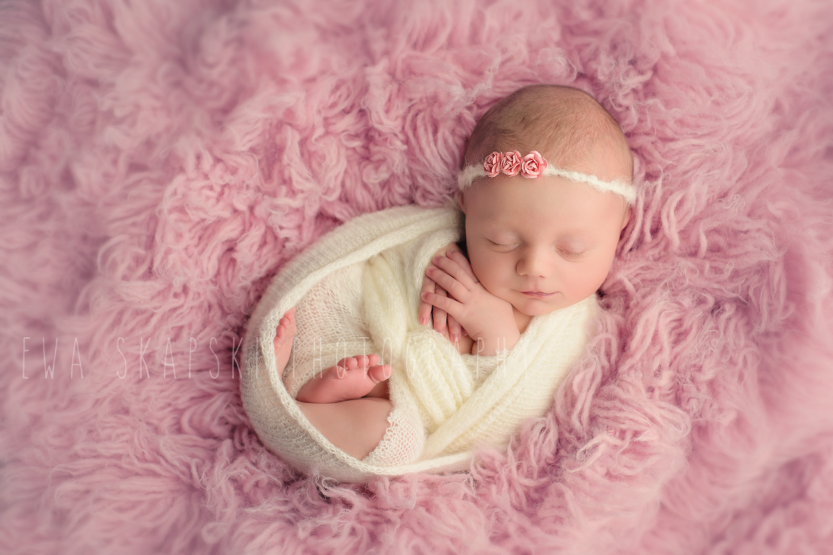 Long Island Newborn Photographer | Ewa Skapski Photography | www.ewaskapskiphotography.com