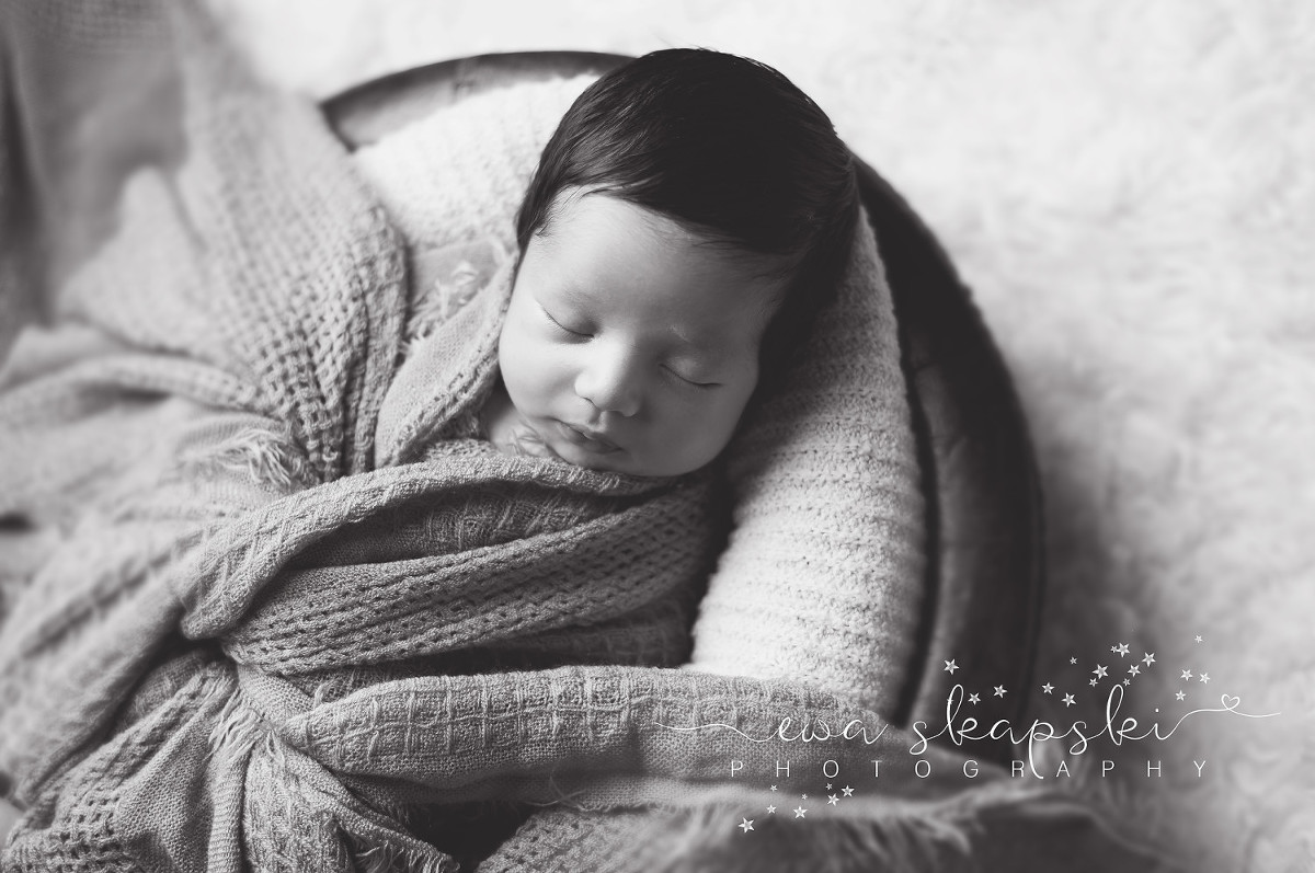 Long Island Newborn Photographer | Ewa Skapski Photography | www.ewaskapskiphotography.com