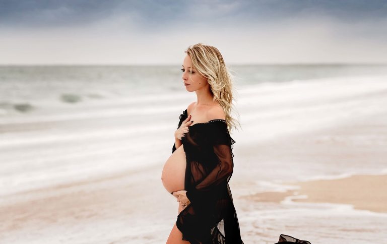 Long Island Maternity Photographer | Ewa Skapski Photography | www.ewaskapskiphotography.com